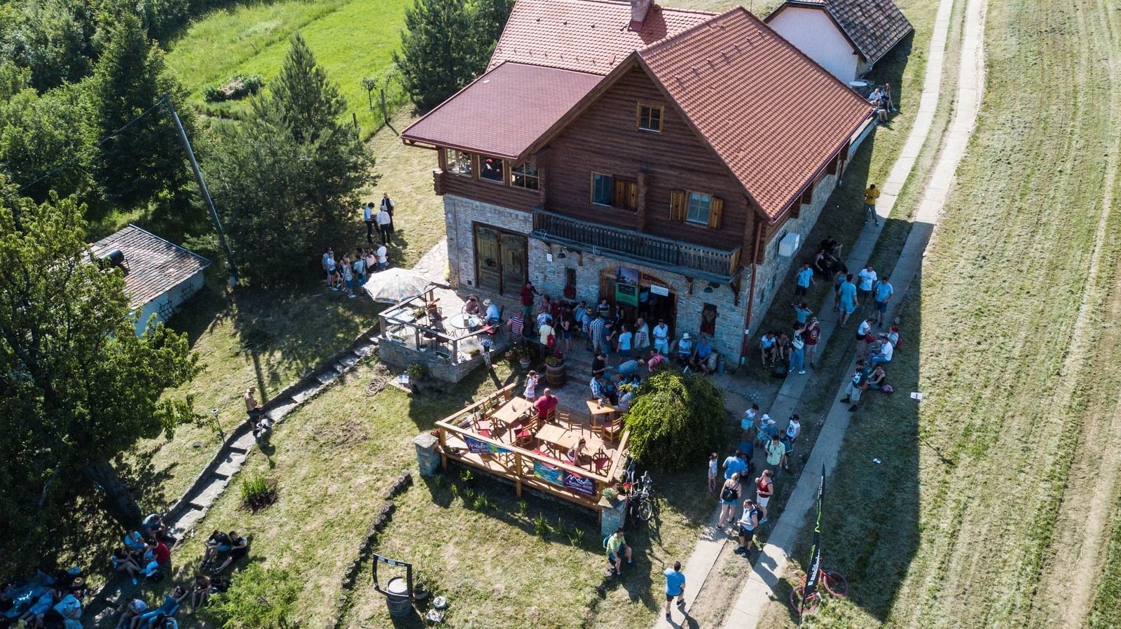 62500030_1681075345369982_670242643111837696_n